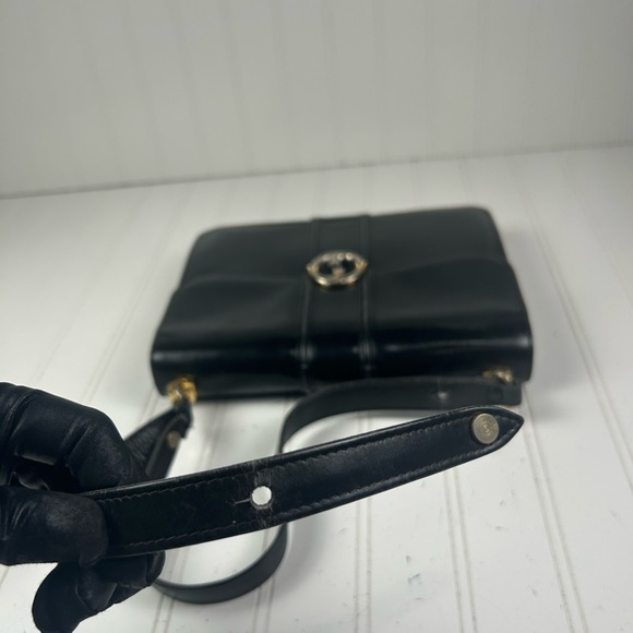 Gucci Black Leather Shoulder Bag with Gold Accent - Picture 7 of 14